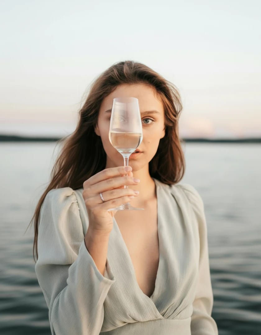 Remove object from photo instantly - Hero - before