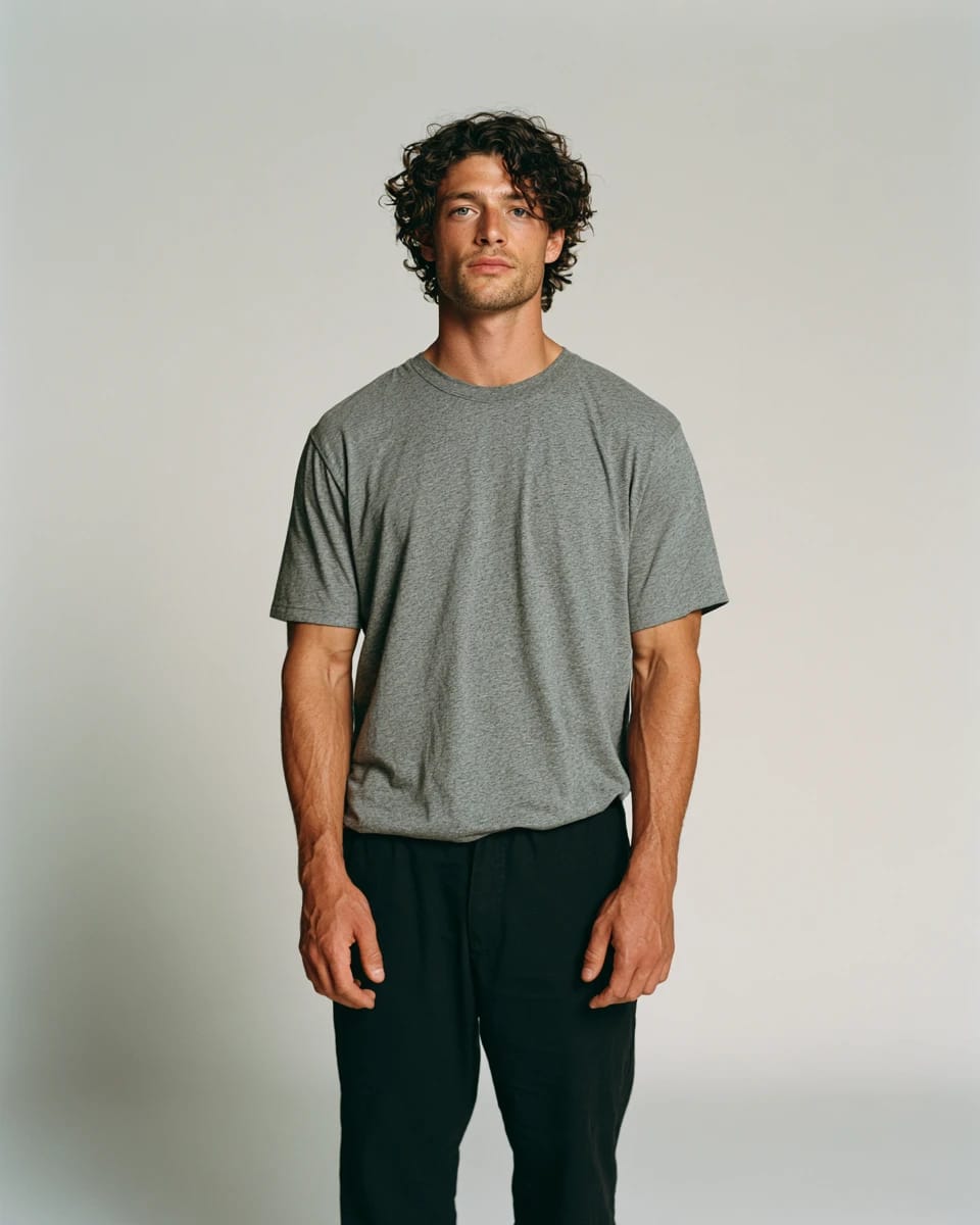 The source model photo before the outfit change