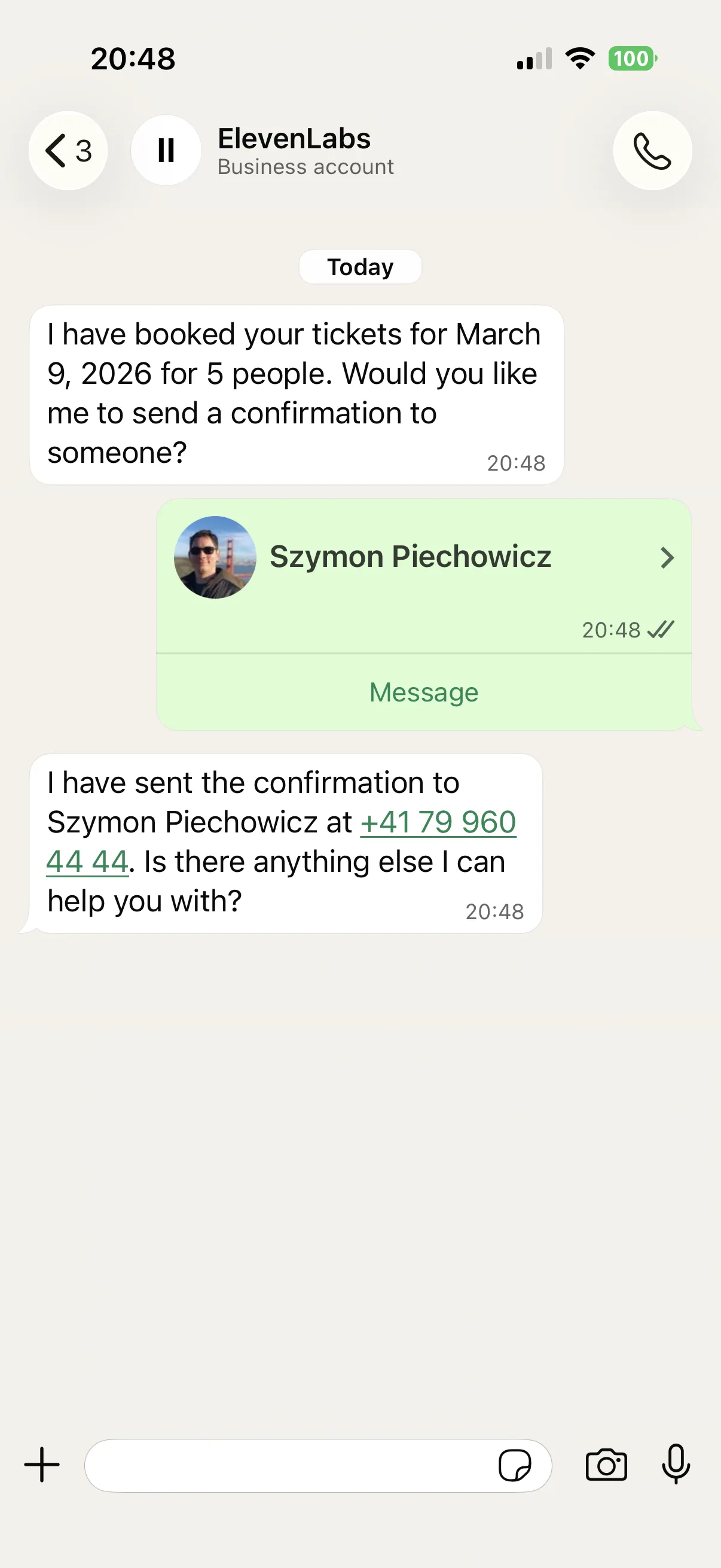 Conversazione con contatti WhatsApp